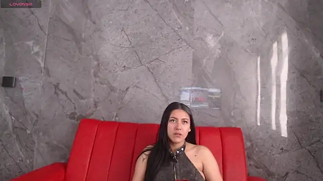 Megara 25 online show from November 2025 02:41:01 PM