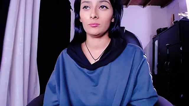 loganher900 online show from February 2026 06:29:02 AM