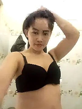 Snapshot of besa4 chatting on November 2025 01:45:02 PM besa4 online show from November 2025 01:45:02 PM