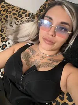 Princess-Jasmine07 online show from November 2025 01:57:01 PM