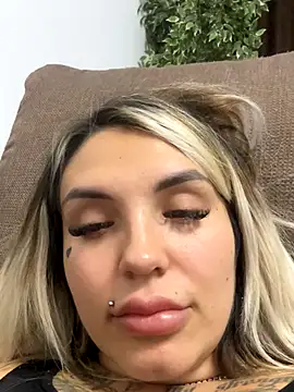 Princess-Jasmine07 online show from November 2025 08:53:01 PM