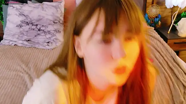 Moon  Bunny online show from May 2026 03:30:02 PM