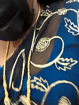 Snapshot of Tamil_Mithra chatting on November 2025 04:06:01 PM Tamil Mithra online show from November 2025 04:06:01 PM