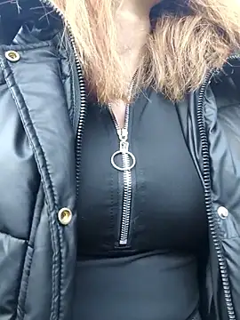 Snapshot of YOOUR_EVAA chatting on October 2025 11:41:02 AM YOOUR EVAA online show from October 2025 11:41:02 AM