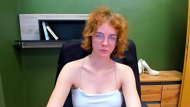 juicyPenny online show from September 2025 06:35:01 AM