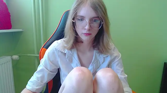 juicyPenny online show from March 2026 07:47:01 AM