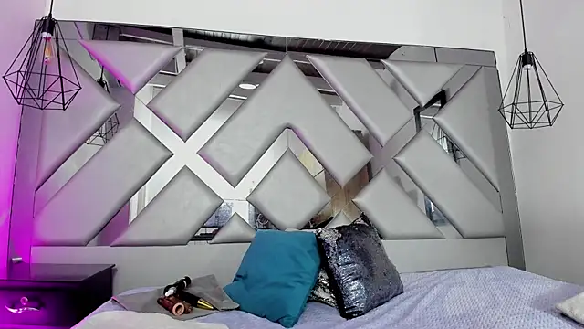 Snapshot of Lorenn_Hill chatting on November 2025 01:11:02 PM Lorenn Hill online show from November 2025 01:11:02 PM