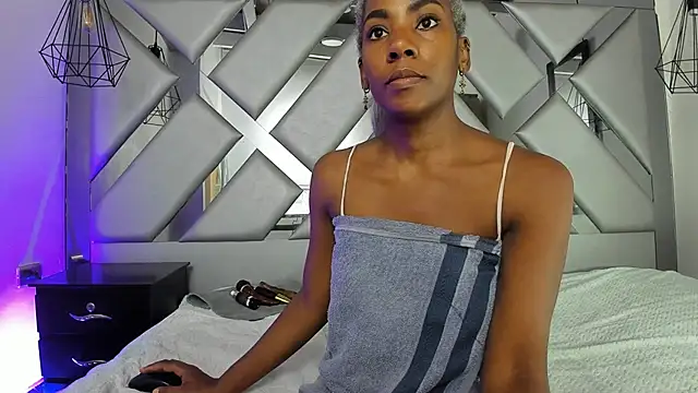 Snapshot of Lorenn_Hill chatting on December 2025 01:59:02 PM Lorenn Hill online show from December 2025 01:59:02 PM