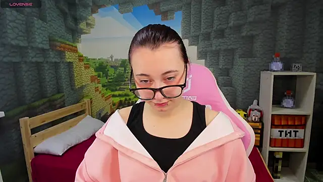 ClaraParks online show from December 2025 08:18:02 PM