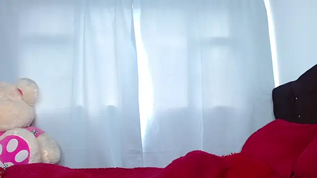 Snapshot of Charlothe_Wright chatting on October 2025 05:52:02 PM Charlothe Wright online show from October 2025 05:52:02 PM