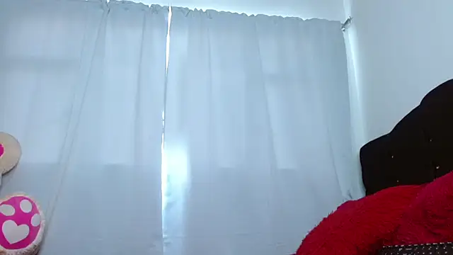 Snapshot of Charlothe_Wright chatting on October 2025 06:04:01 PM Charlothe Wright online show from October 2025 06:04:01 PM