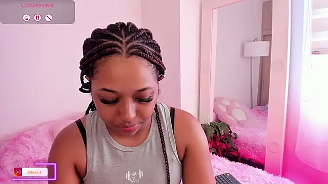 Snapshot of _Zahara_ chatting on October 2025 07:51:01 PM Zahara online show from October 2025 07:51:01 PM