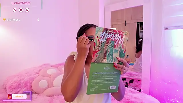 Snapshot of _Zahara_ chatting on November 2025 09:47:02 PM Zahara online show from November 2025 09:47:02 PM