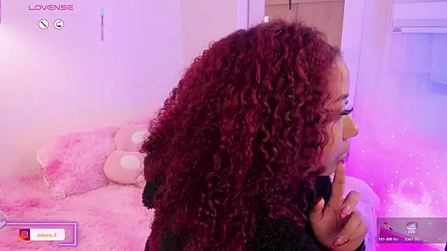 Snapshot of _Zahara_ chatting on December 2025 10:59:02 PM Zahara online show from December 2025 10:59:02 PM