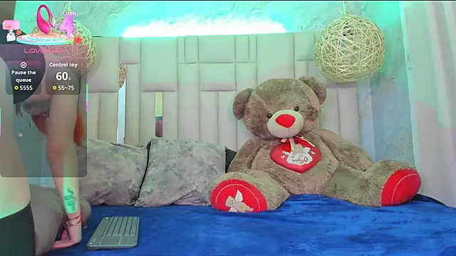 Snapshot of NikkyyRed chatting on September 2025 03:50:01 AM NikkyyRed online show from September 2025 03:50:01 AM