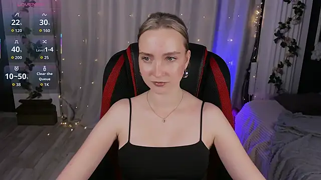 Snapshot of EllaBloom chatting on September 2025 02:31:01 PM EllaBloom online show from September 2025 02:31:01 PM