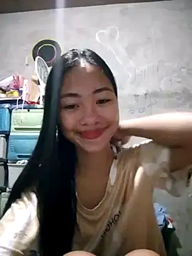 Snapshot of SweetMissPinay18 chatting on May 2026 08:17:02 PM SweetMissPinay18 online show from May 2026 08:17:02 PM