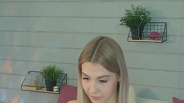 Bella svon online show from May 2026 10:36:01 AM