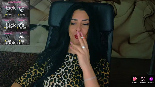 Snapshot of NaomiScarlet chatting on November 2025 06:48:01 AM NaomiScarlet online show from November 2025 06:48:01 AM