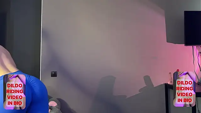 miss ssaki online show from April 2026 02:12:01 PM