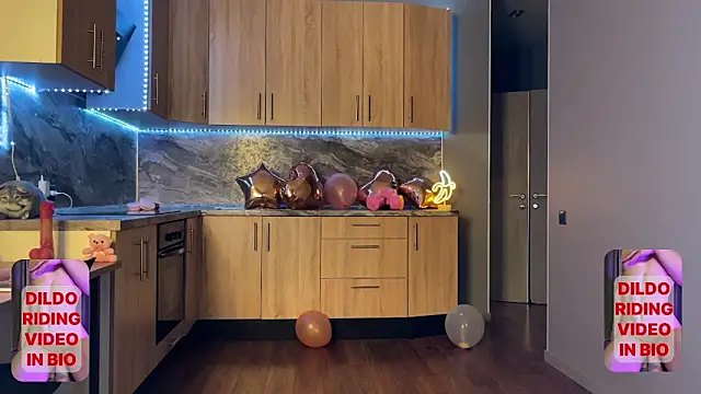 miss ssaki online show from April 2026 02:29:01 PM