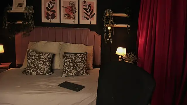 Snapshot of anne_dh chatting on December 2025 12:38:02 AM anne dh online show from December 2025 12:38:02 AM