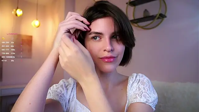 EleneButton online show from September 2025 01:10:01 AM