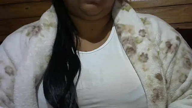 Snapshot of MARRENTINHA34 chatting on July 2026 02:52:02 PM MARRENTINHA34 online show from July 2026 02:52:02 PM