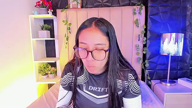 Bonnali lune online show from February 2026 07:39:01 PM