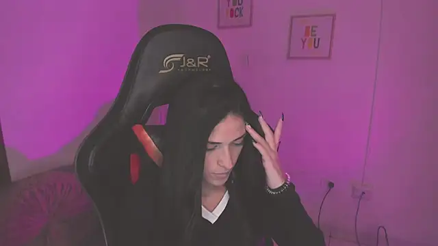 ZoeValencia1 online show from April 2026 07:58:01 PM