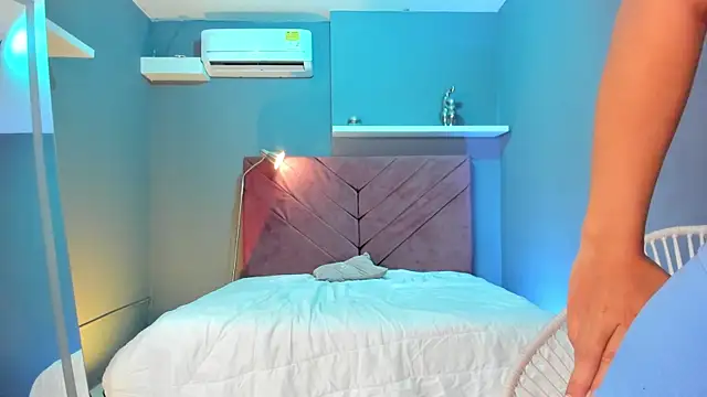 Snapshot of everyh__ chatting on October 2025 07:44:02 PM everyh online show from October 2025 07:44:02 PM