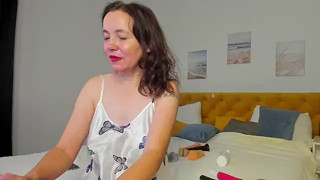 Kira Adler online show from November 2025 01:17:01 AM