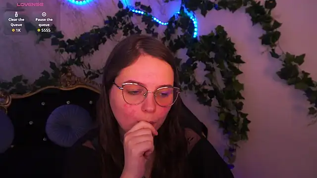 SophieDreamss online show from November 2025 02:28:01 PM