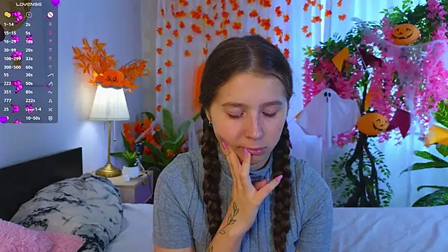 CatherineRichards online show from October 2025 09:43:01 AM