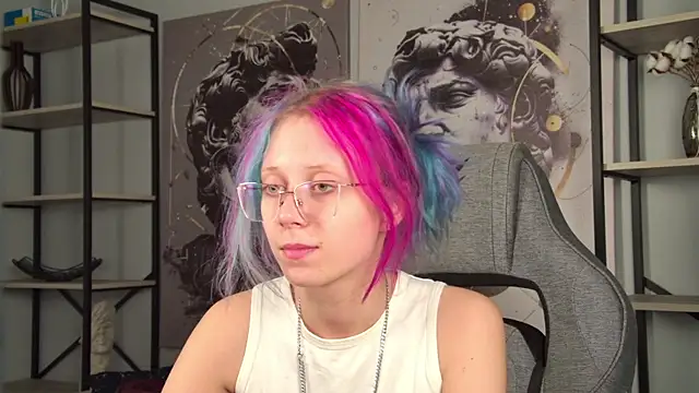 SakuraBliss online show from November 2025 03:49:01 PM