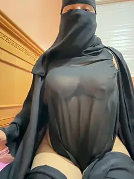 Snapshot of _Laiali_ chatting on September 2025 12:06:01 PM Laiali online show from September 2025 12:06:01 PM