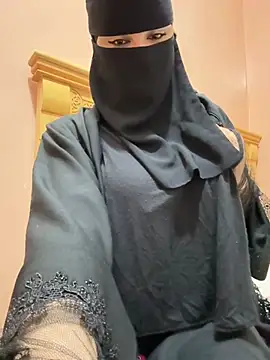  Laiali  online show from April 2026 03:42:02 PM