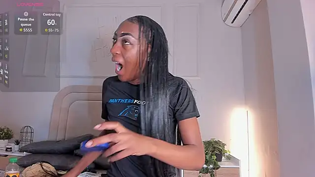 Anamonrroe online show from October 2025 12:44:02 PM