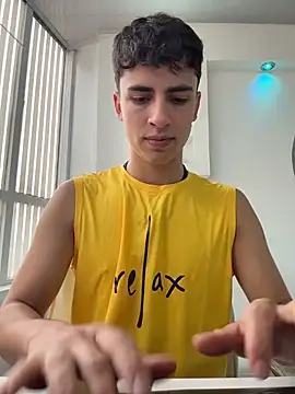 AdrianRinaldi online show from November 2025 08:16:01 PM