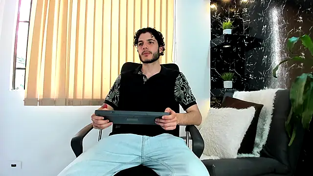 Rafael Mendezz online show from November 2025 08:51:01 PM