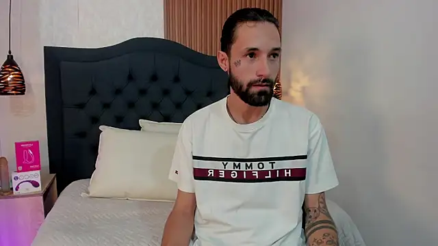 Hisoka 011 online show from April 2026 07:19:01 PM