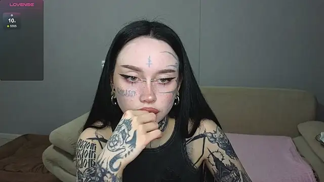 Somniyaa online show from April 2026 04:23:01 PM