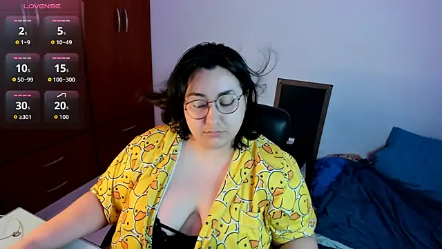 Snapshot of moira_smiler chatting on August 2026 02:00:02 AM moira smiler online show from August 2026 02:00:02 AM