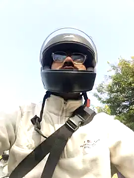 Snapshot of YoursThickDick chatting on December 2025 06:01:02 AM YoursThickDick online show from December 2025 06:01:02 AM