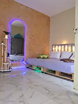 Naomi jhonson online show from June 2026 08:41:01 PM