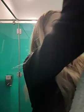 BabyAnais online show from November 2025 01:22:02 PM