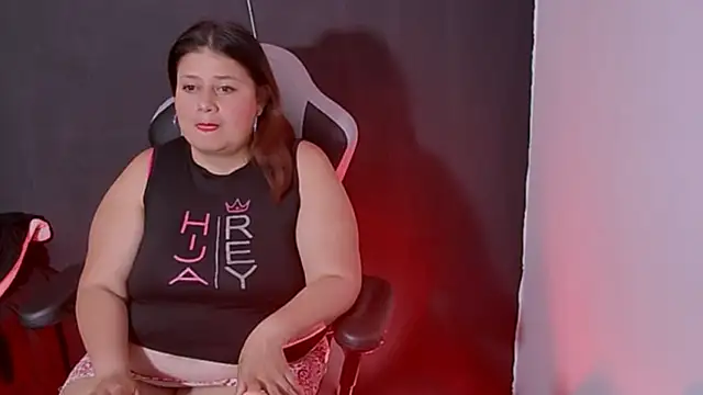 Snapshot of Lizz_Milf chatting on September 2025 01:57:02 PM Lizz Milf online show from September 2025 01:57:02 PM