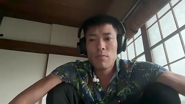 Snapshot of Bon-Nii chatting on June 2026 09:32:01 AM Bon-Nii online show from June 2026 09:32:01 AM