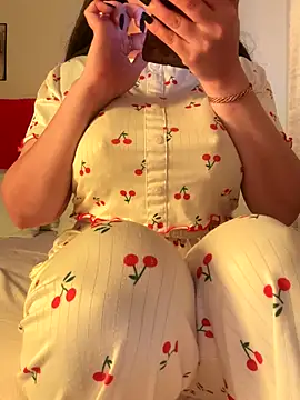 Snapshot of OnlyRima chatting on November 2025 02:27:01 PM OnlyRima online show from November 2025 02:27:01 PM