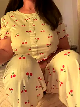 Snapshot of OnlyRima chatting on November 2025 09:22:01 AM OnlyRima online show from November 2025 09:22:01 AM